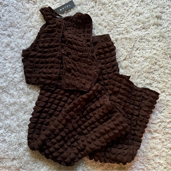 Motel Rocks Meldi Trousers and Neno Crop Top Set - Picture 6 of 9